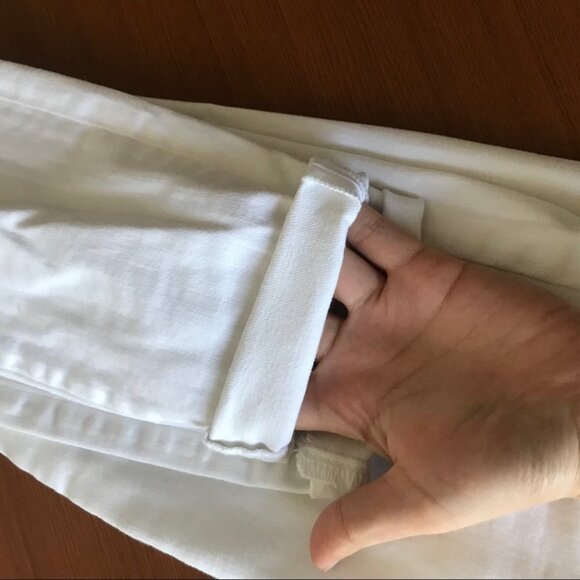 Abercrombie & Fitch  Simone White high rise Distressed ankle Jean women size 0 - Picture 8 of 8